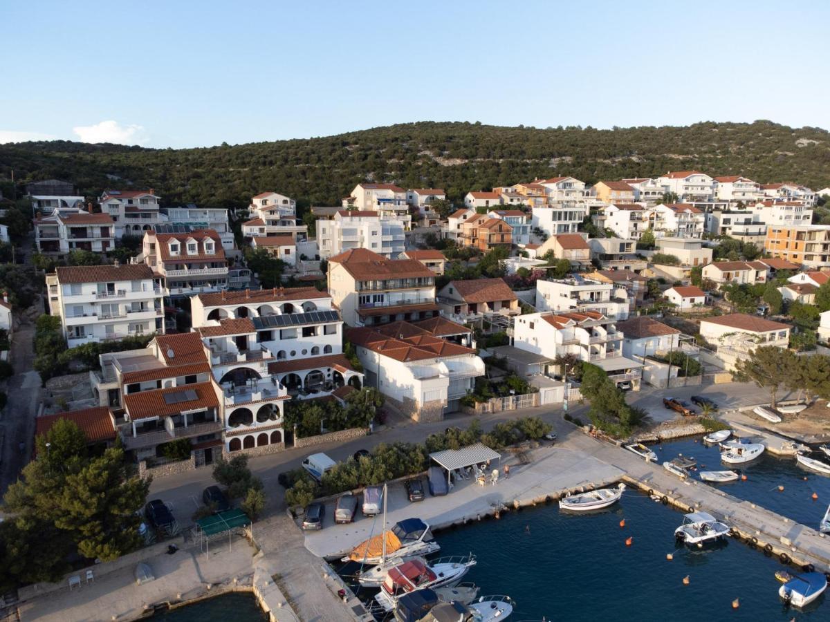 Irene Bed & Breakfast Tisno Exterior photo